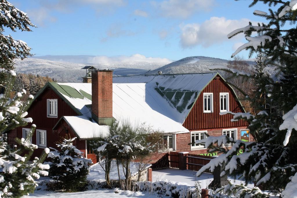 Rodinny Hotel Kaiser Desná エクステリア 写真