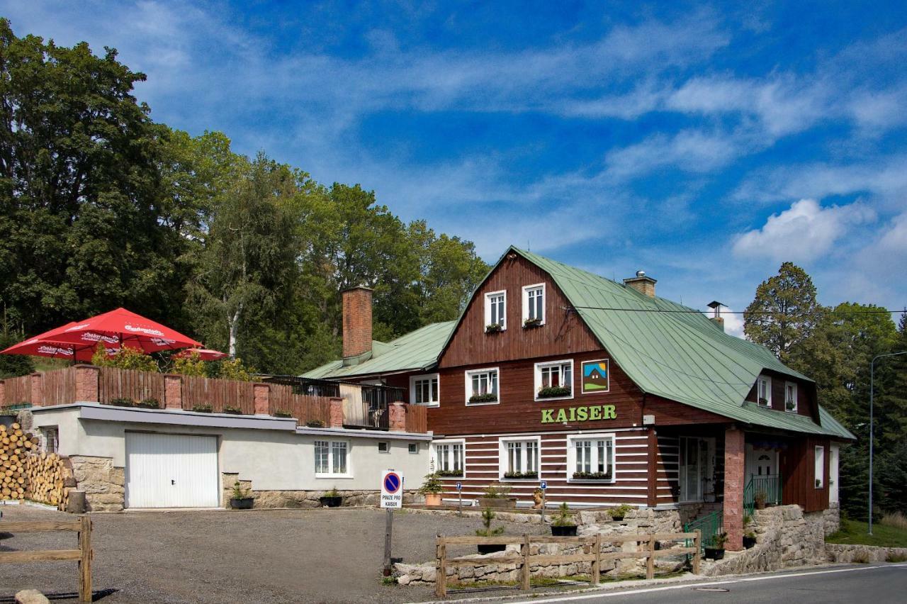 Rodinny Hotel Kaiser Desná エクステリア 写真