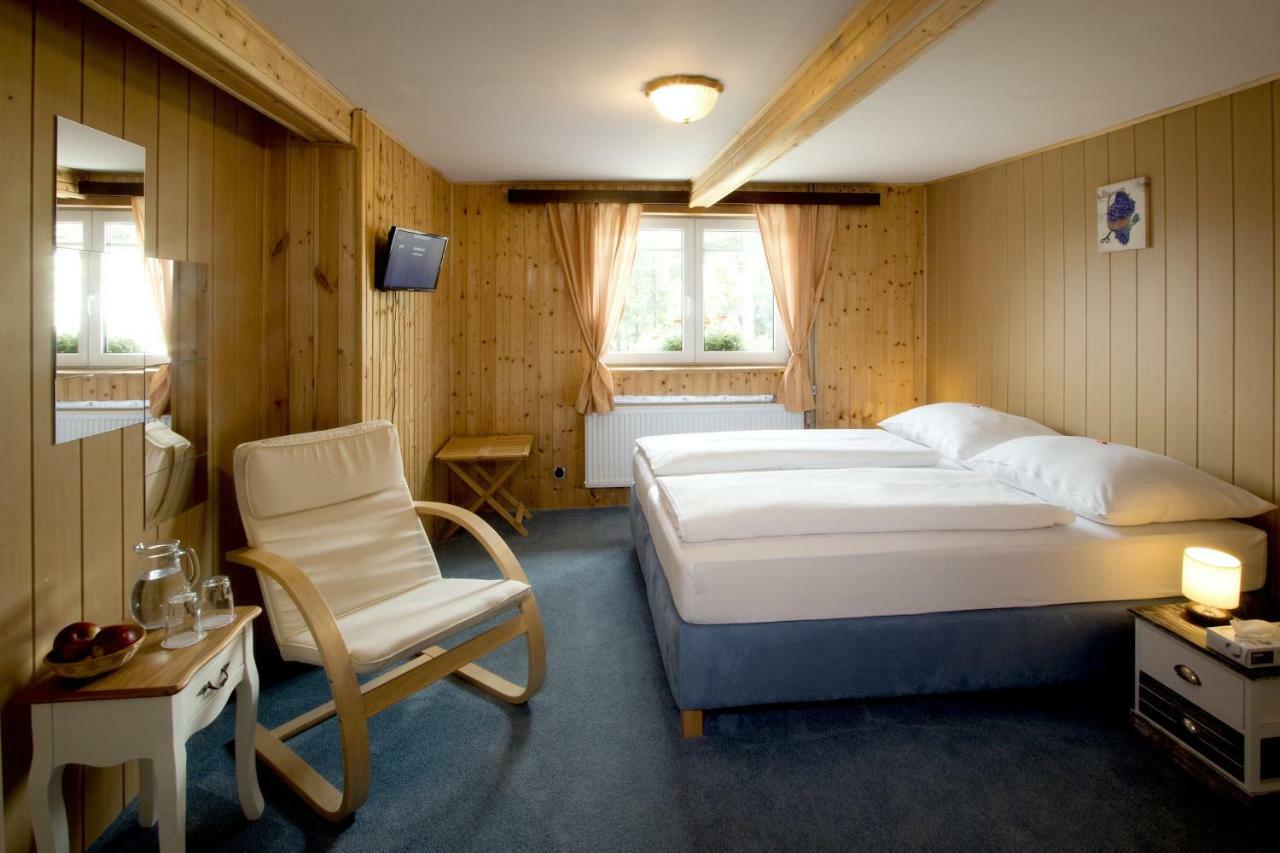 Rodinny Hotel Kaiser Desná エクステリア 写真