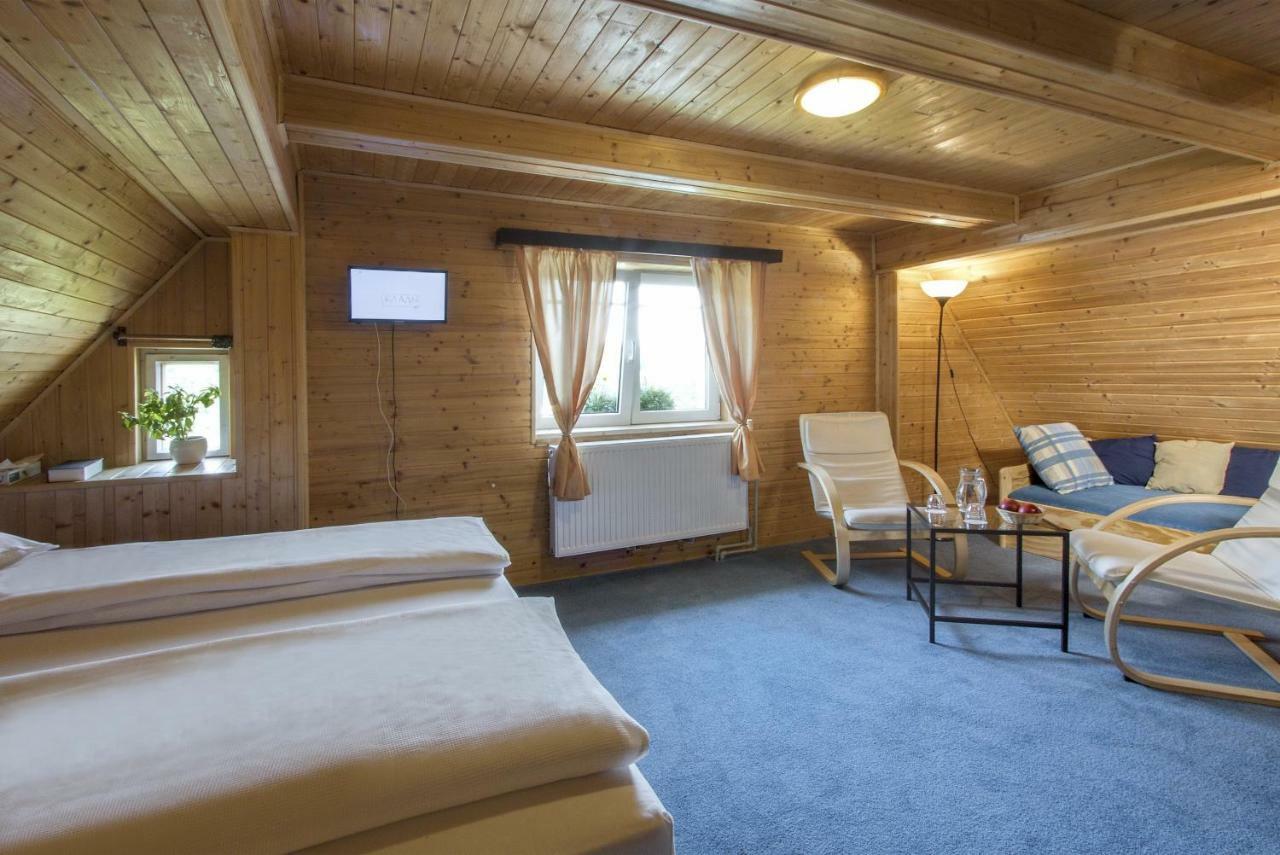 Rodinny Hotel Kaiser Desná エクステリア 写真